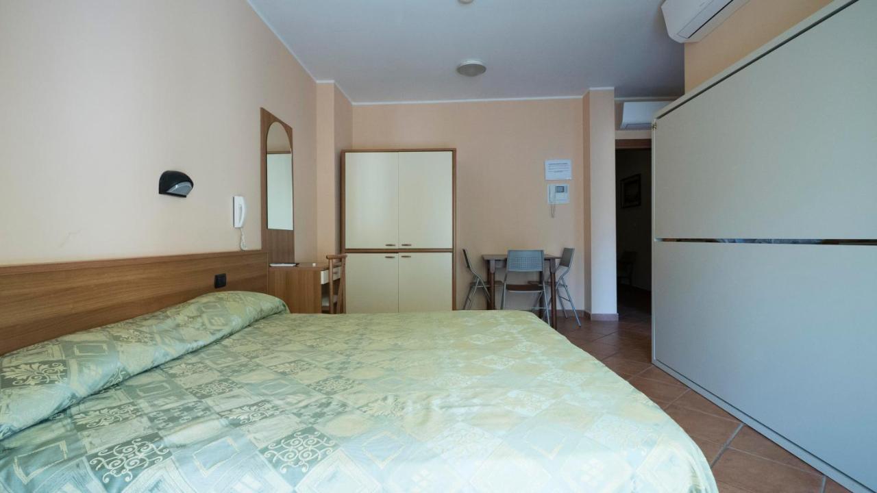 Hotel Residence Mirafiori Loano Kültér fotó