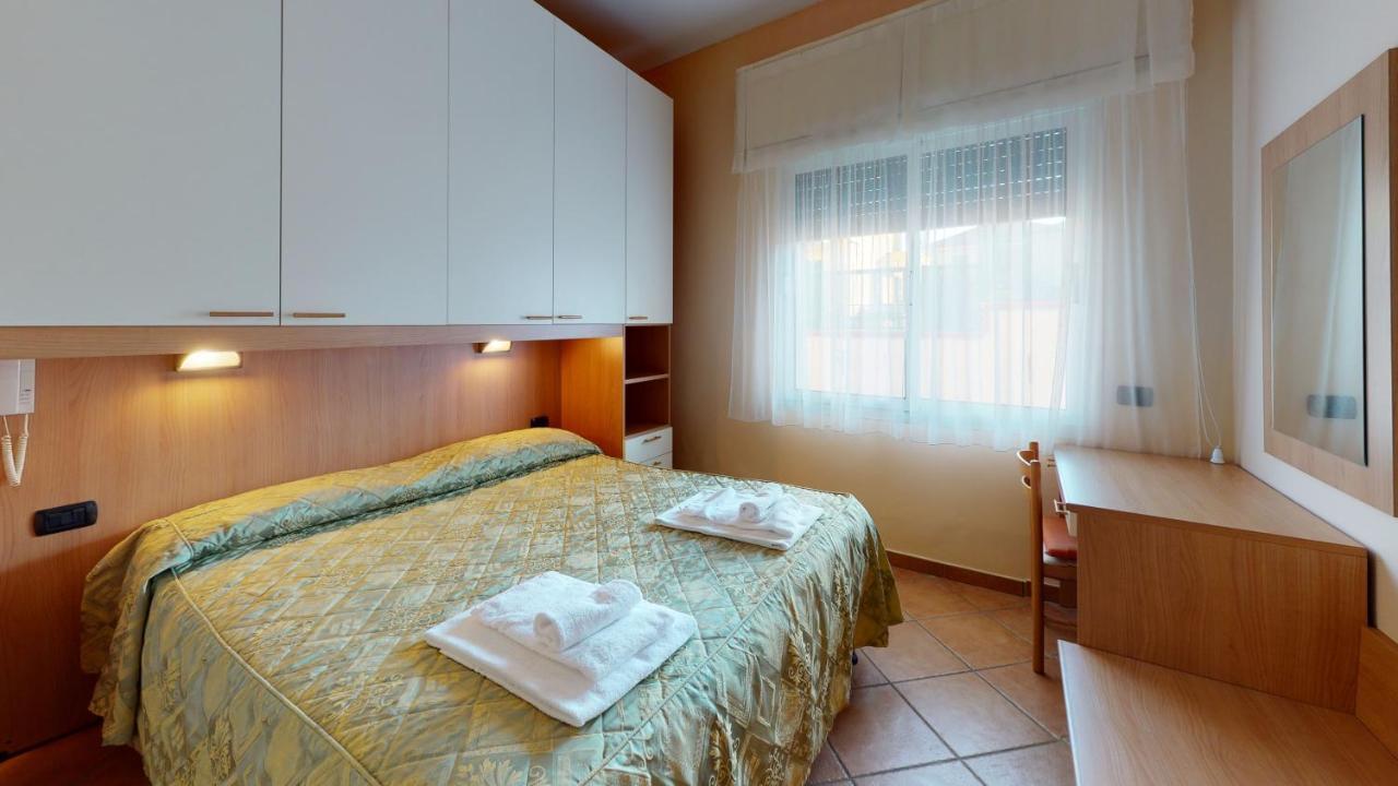 Hotel Residence Mirafiori Loano Kültér fotó